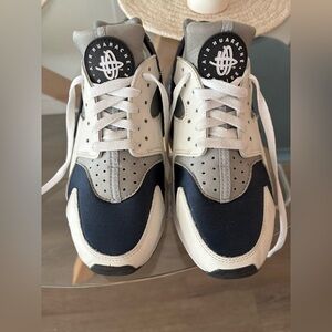 Nike Air Huarache Women’s Sneakers - Navy, Gray, and White